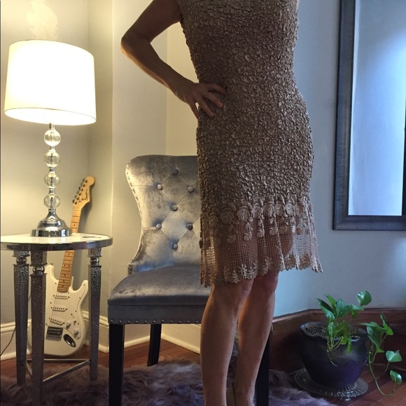 Dress - Picture 2 of 8